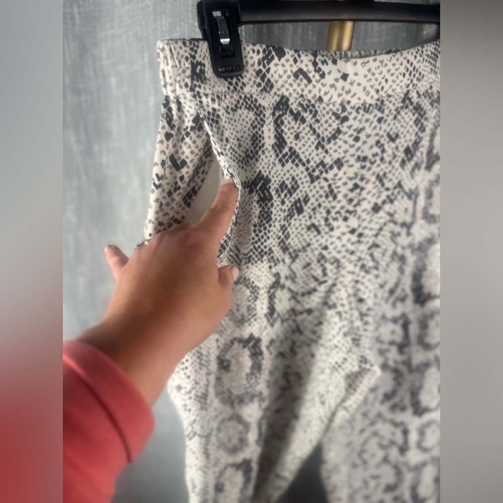 J. Crew Jamie Snake Skin Print Pull On Ankle Pants NWT size 8 - Picture 4 of 12